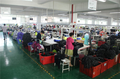 匯聚全球設(shè)計(jì)打造運(yùn)動服飾,與KAPPA等品牌均有合作