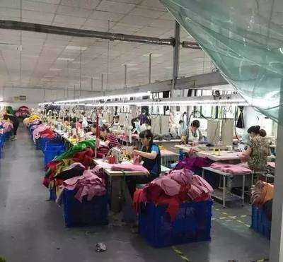 福利到,時(shí)尚圍巾免費(fèi)送!大洋天地5樓!福州大型海寧皮草、雙面羊絨工廠(chǎng)直銷(xiāo)節(jié)盛大開(kāi)幕!